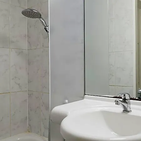 Nancy Hotel 2*